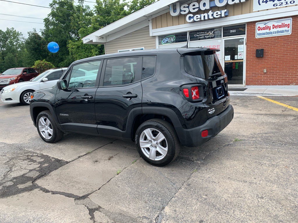 2023 Jeep Renegade Image 2