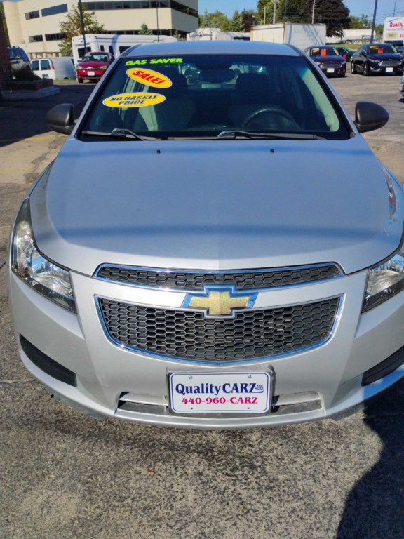 2013 Chevrolet Cruze Image 2