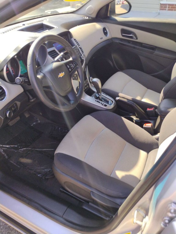 2013 Chevrolet Cruze Image 8