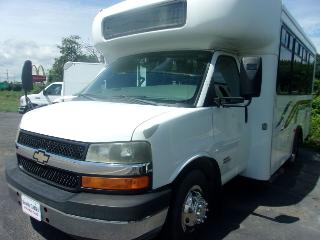 2012 Chevrolet Express Image 1