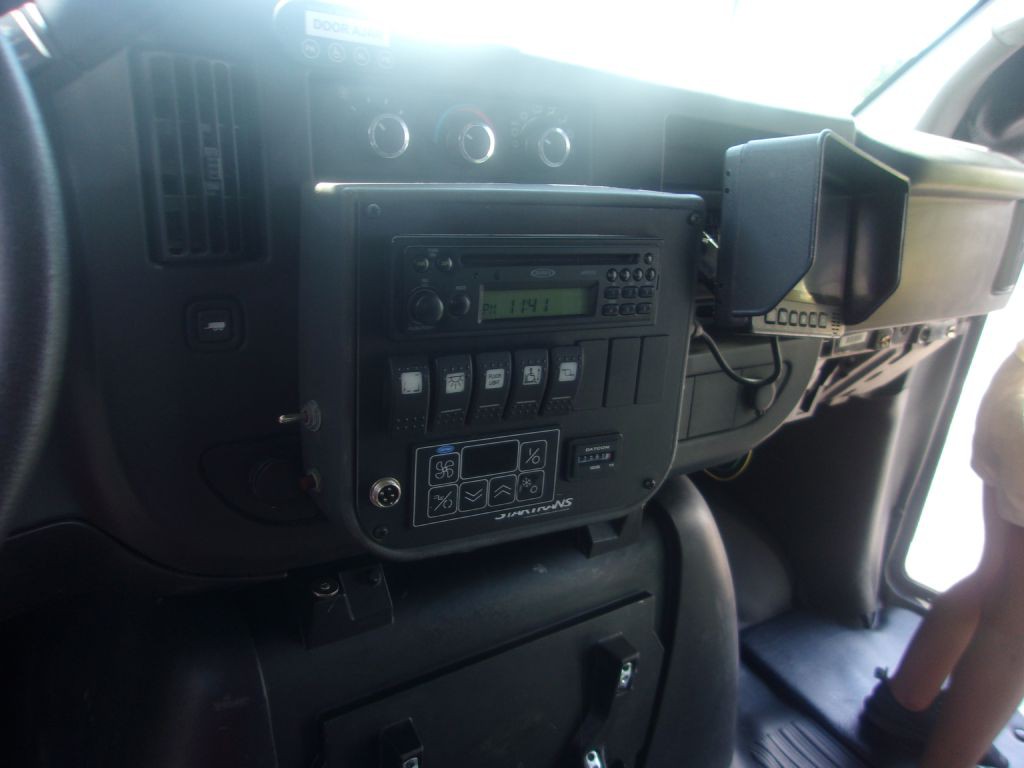 2012 Chevrolet Express Image 4