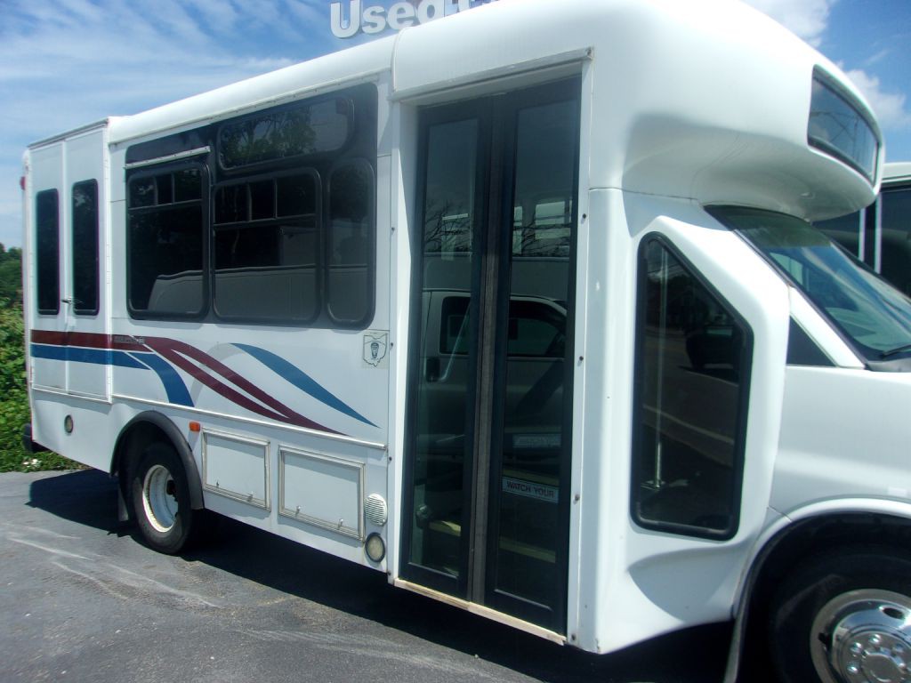 2012 Chevrolet Express Image 9