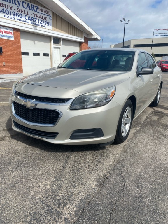 2015 Chevrolet Malibu Image 2