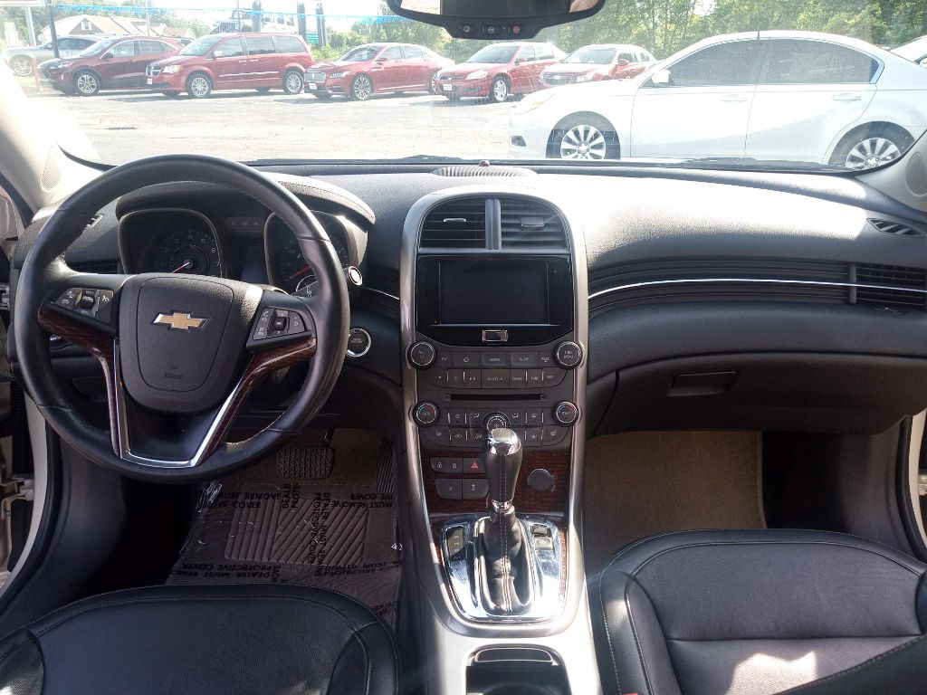 2013 Chevrolet Malibu Image 8
