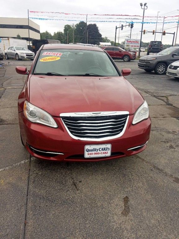 2012 Chrysler 200 Image 2