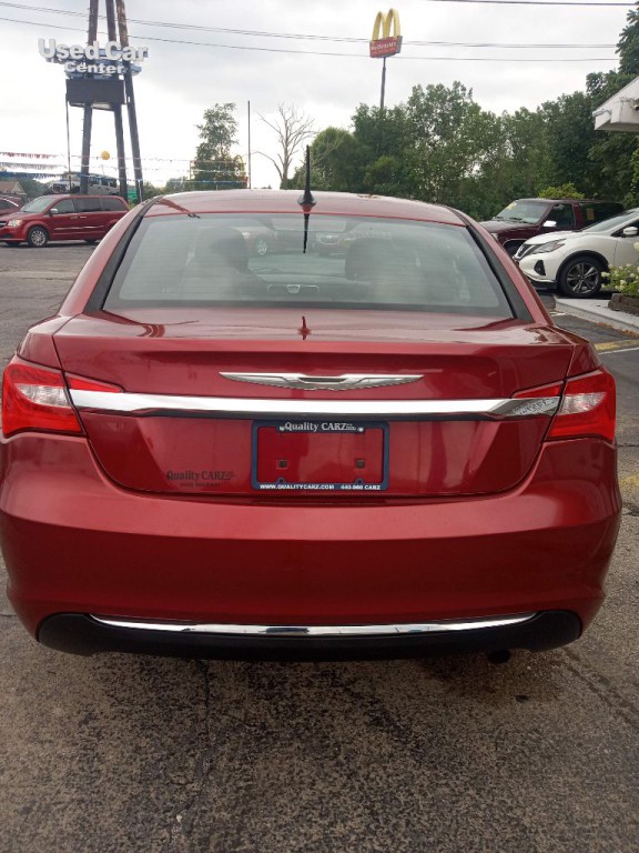 2012 Chrysler 200 Image 4
