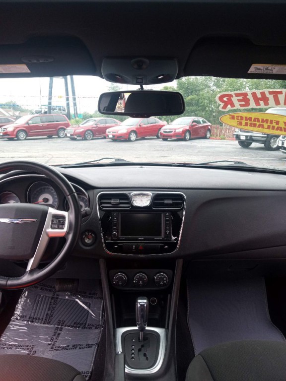 2012 Chrysler 200 Image 15