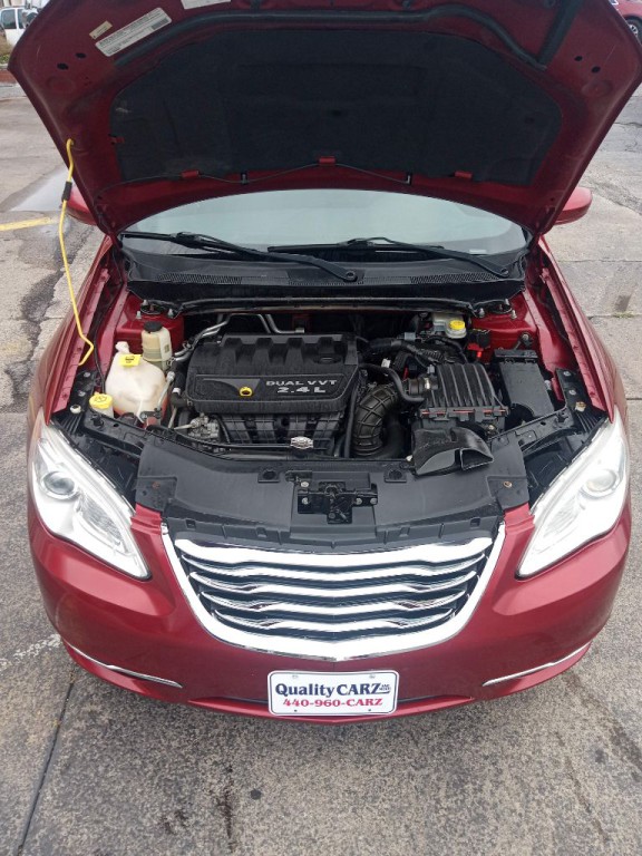 2012 Chrysler 200 Image 16