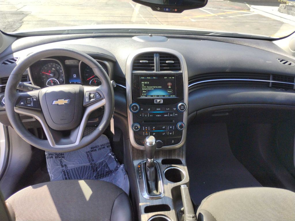 2015 Chevrolet Malibu Image 4