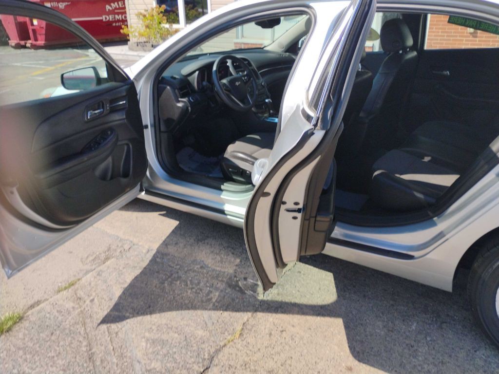 2015 Chevrolet Malibu Image 8