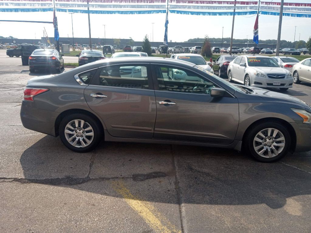 2015 Nissan Altima Image 5