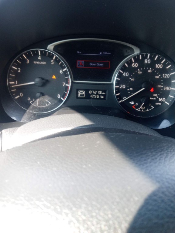 2015 Nissan Altima Image 9