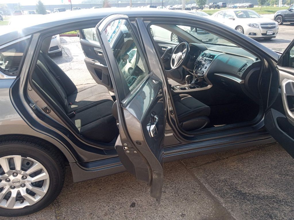 2015 Nissan Altima Image 15