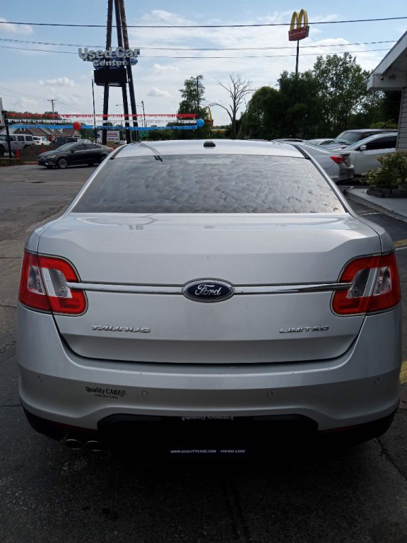 2010 Ford Taurus Image 2