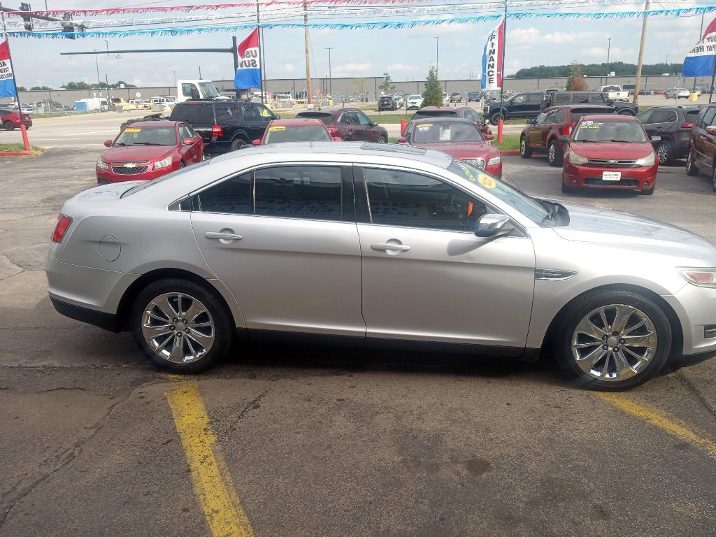 2010 Ford Taurus Image 3