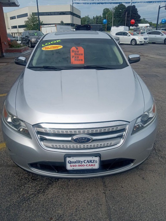 2010 Ford Taurus Image 4