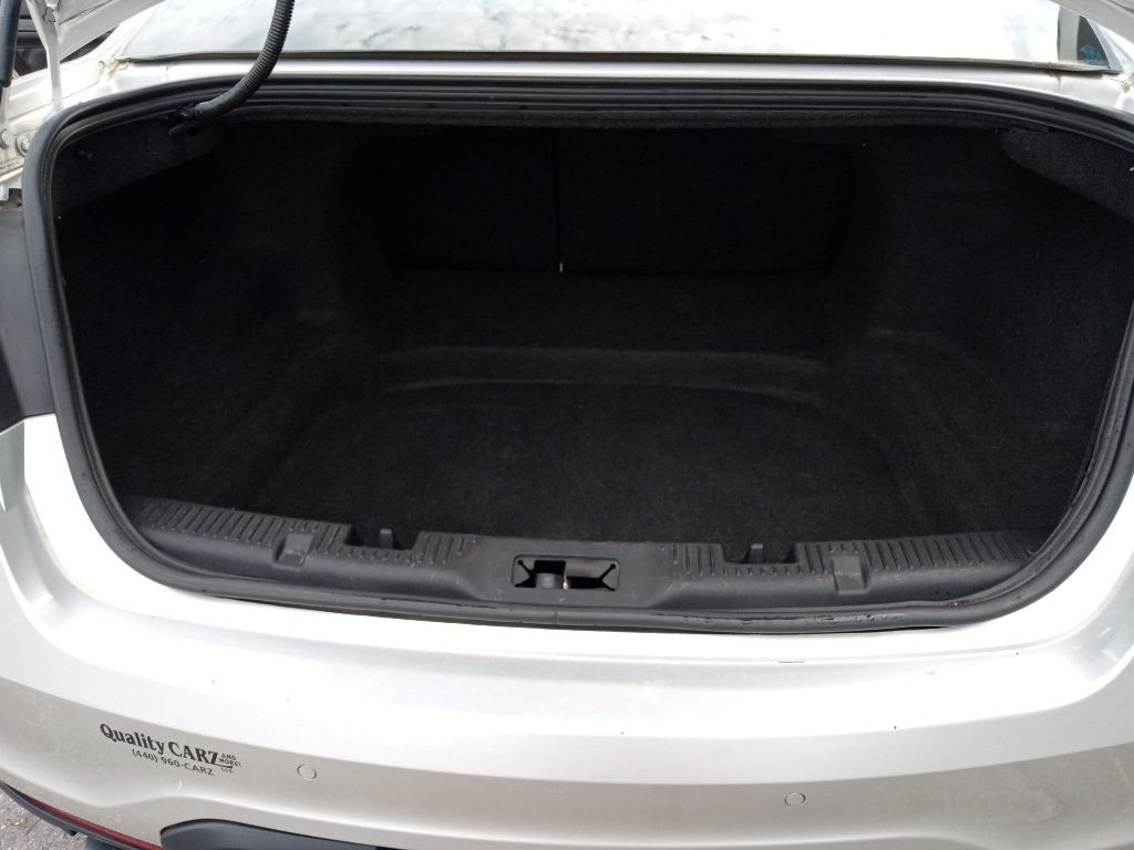 2010 Ford Taurus Image 12
