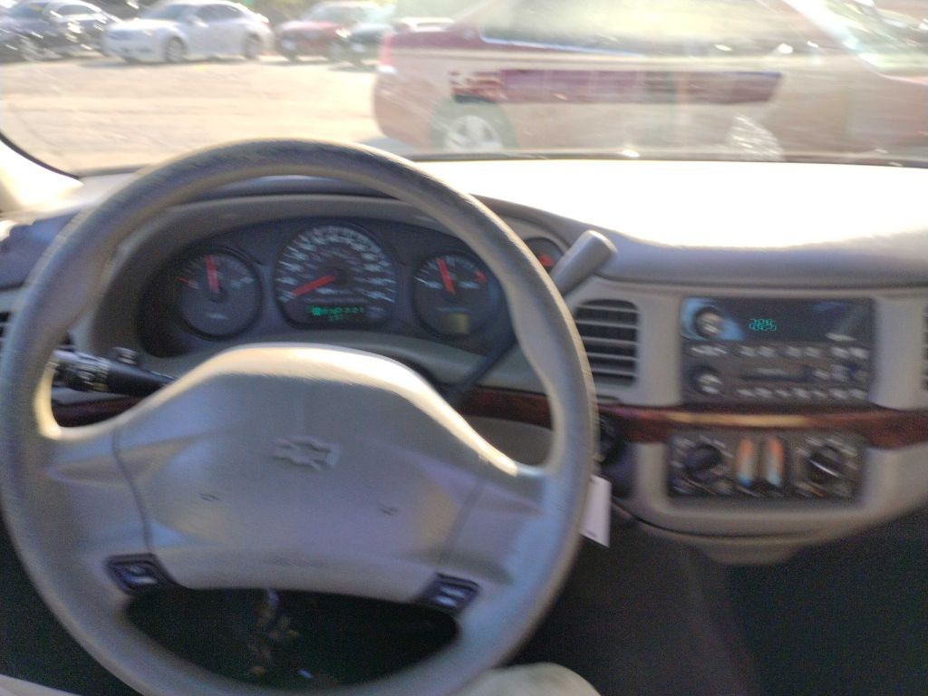 2002 Chevrolet Impala Image 6