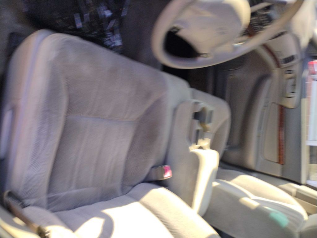 2002 Chevrolet Impala Image 10