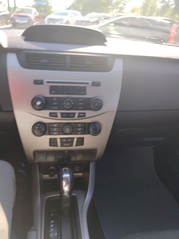 2009 Ford Focus Image 8