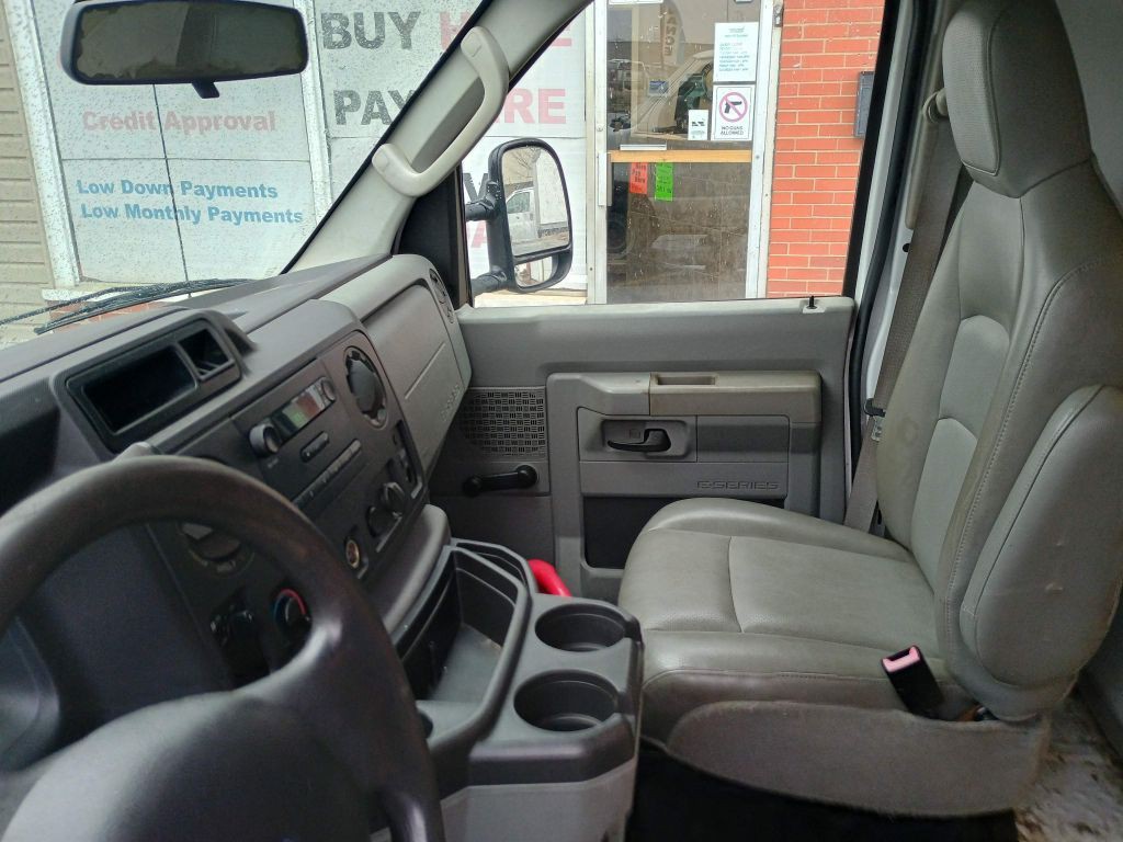 2009 Ford Econoline Image 15