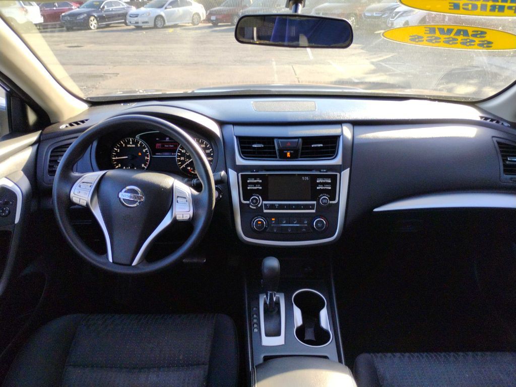 2016 Nissan Altima Image 2