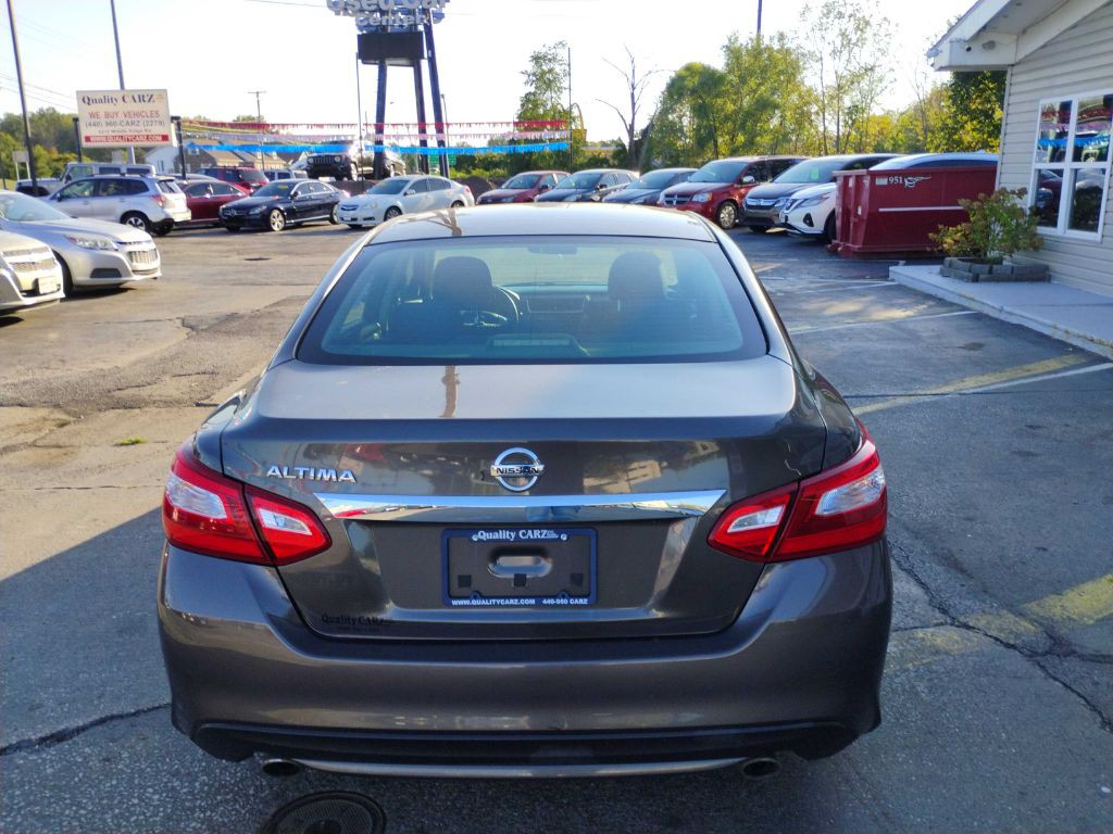 2016 Nissan Altima Image 4