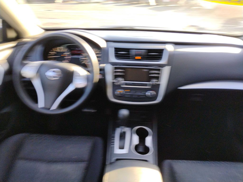 2016 Nissan Altima Image 6