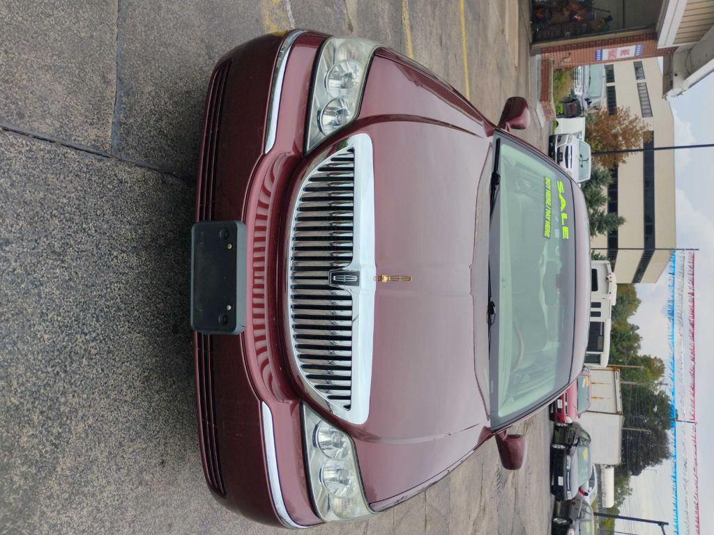 2004 Lincoln Town Car Image 17