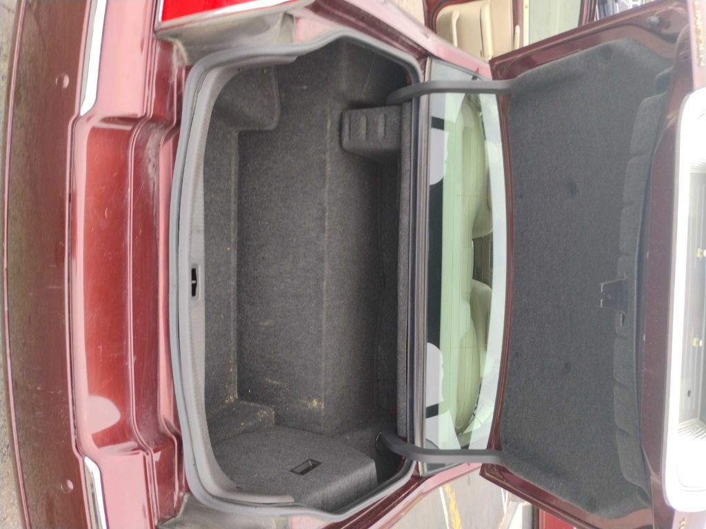 2004 Lincoln Town Car Image 20