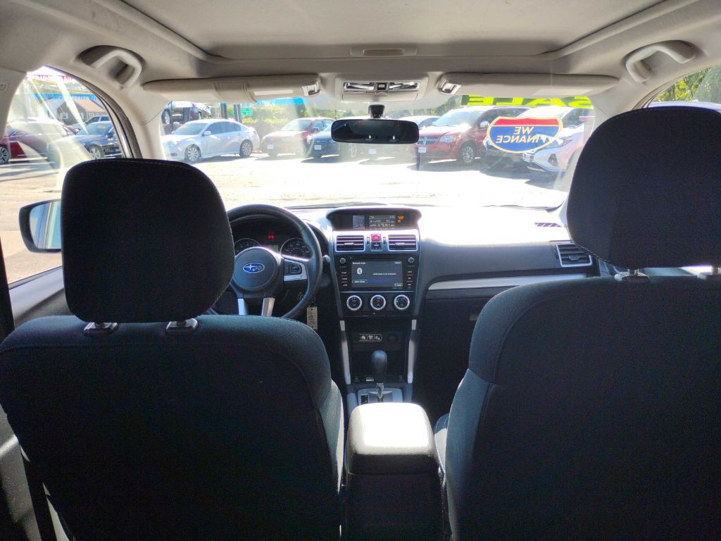 2017 Subaru Forester Image 5