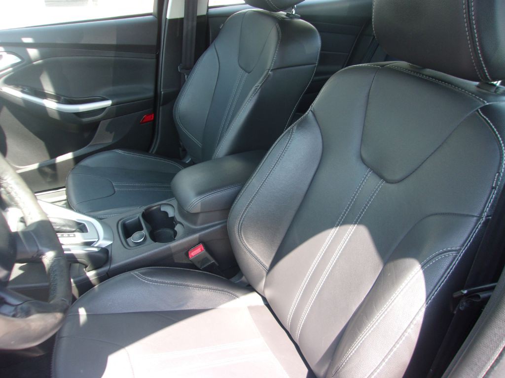 2014 Ford Focus Image 8