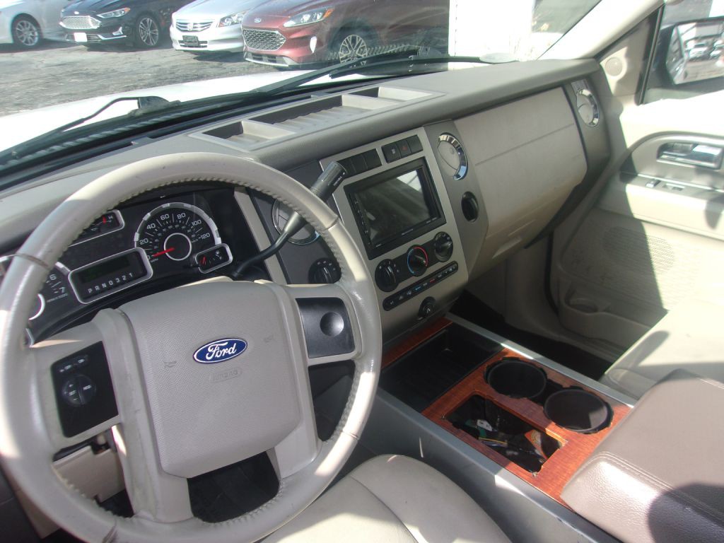 2013 Ford Expedition Image 8