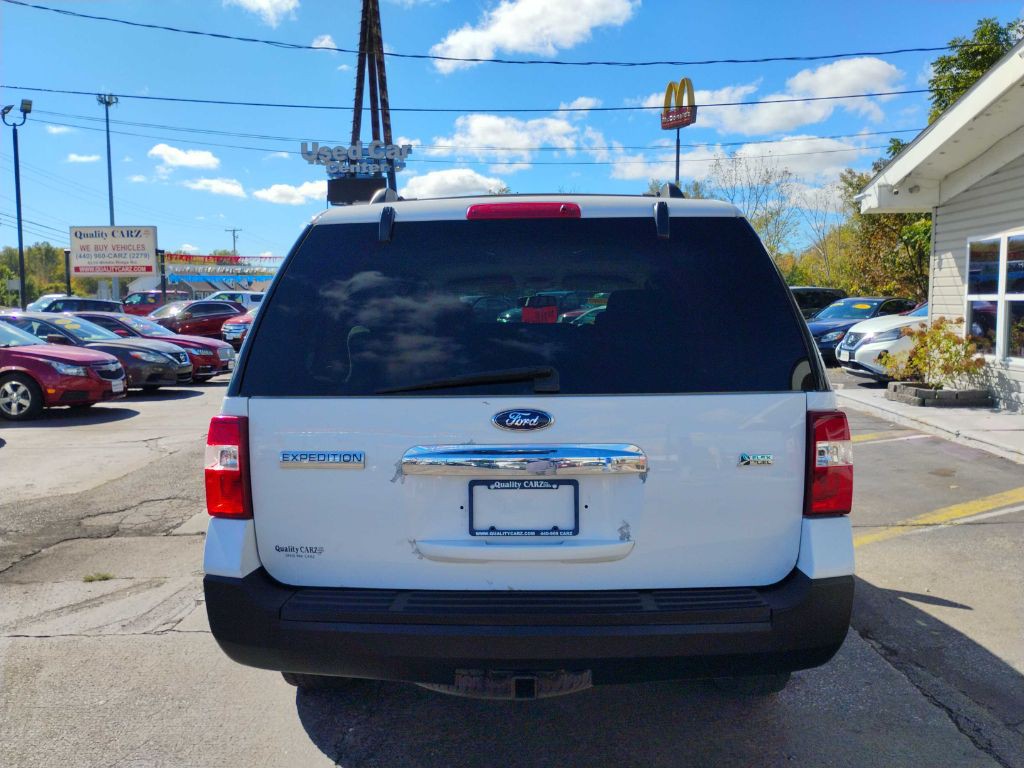 2013 Ford Expedition Image 2