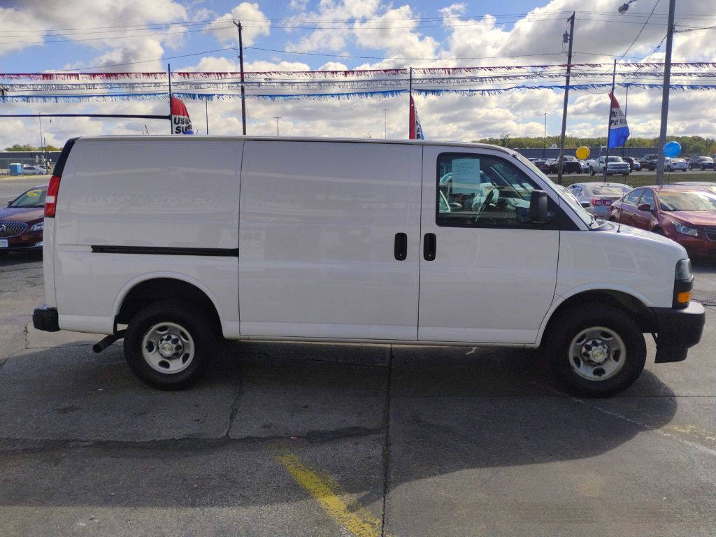 2021 Chevrolet Express Image 3