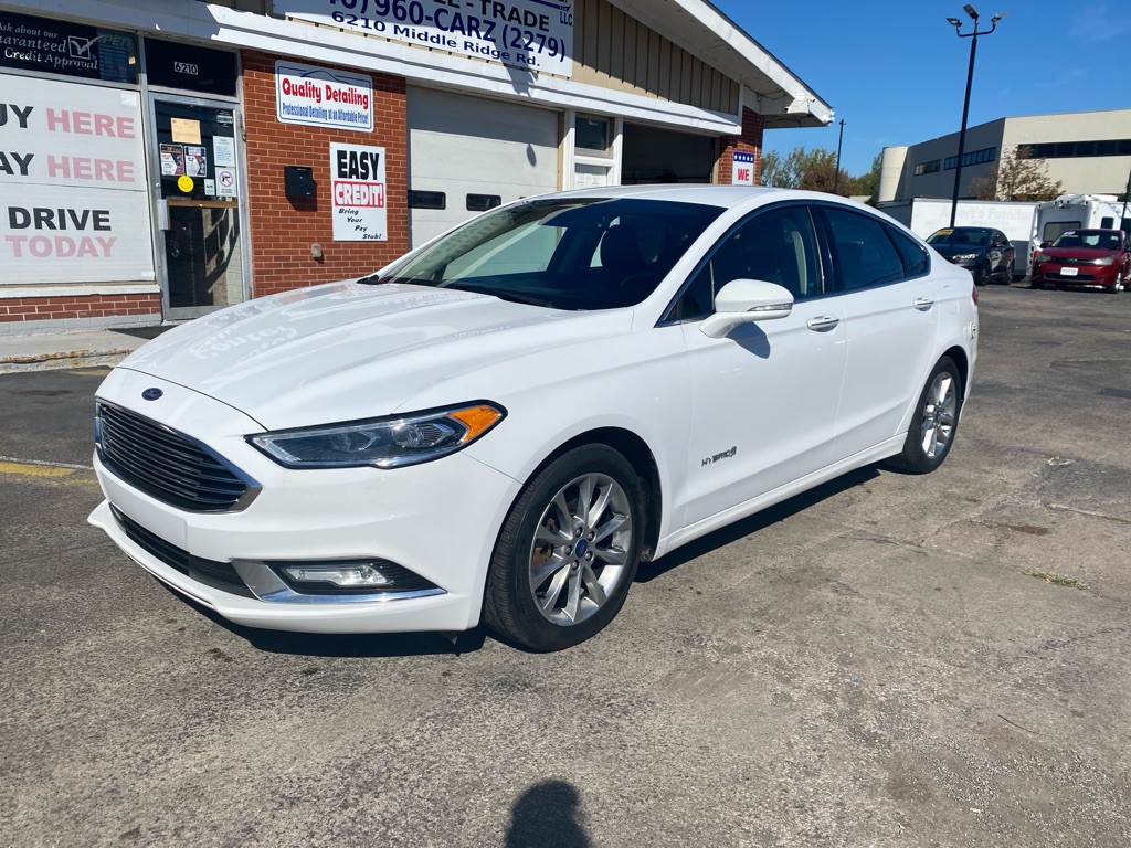 2017 Ford Fusion Image 2