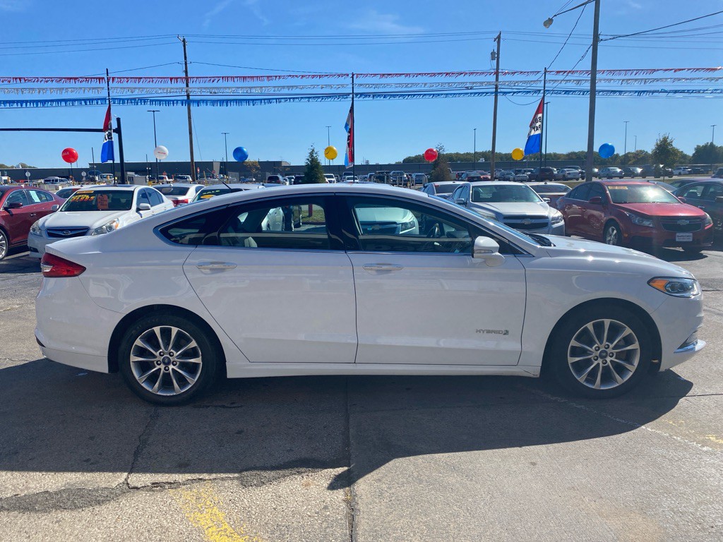 2017 Ford Fusion Image 4