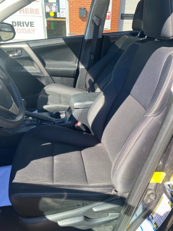 2015 Toyota Rav4 Image 9