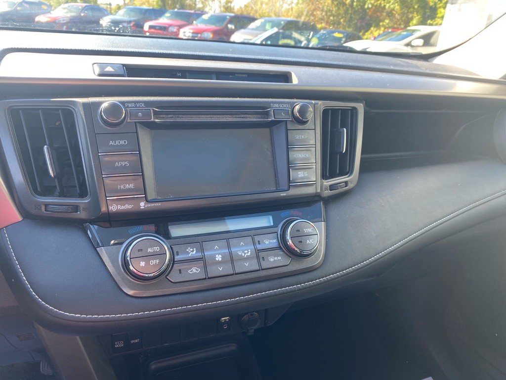 2015 Toyota Rav4 Image 11