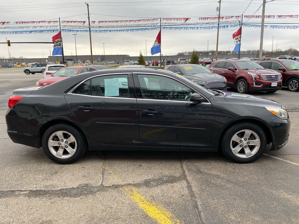 2013 Chevrolet Malibu Image 4