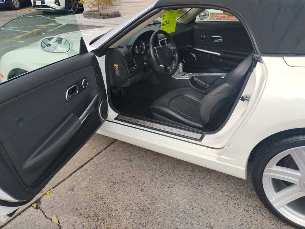2005 Chrysler Crossfire Image 7