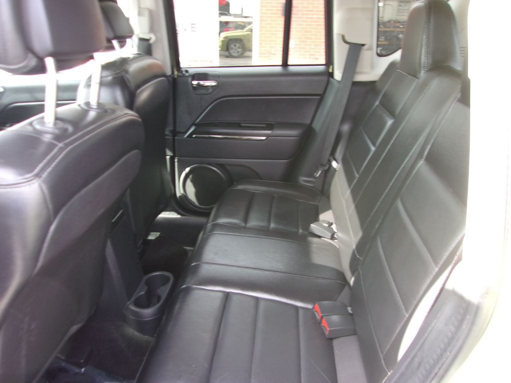 2010 Jeep Compass Image 8