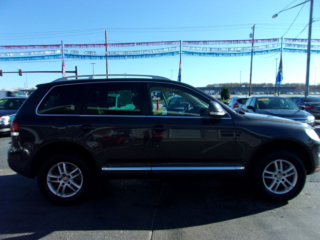 2008 Volkswagen Touareg Image 2