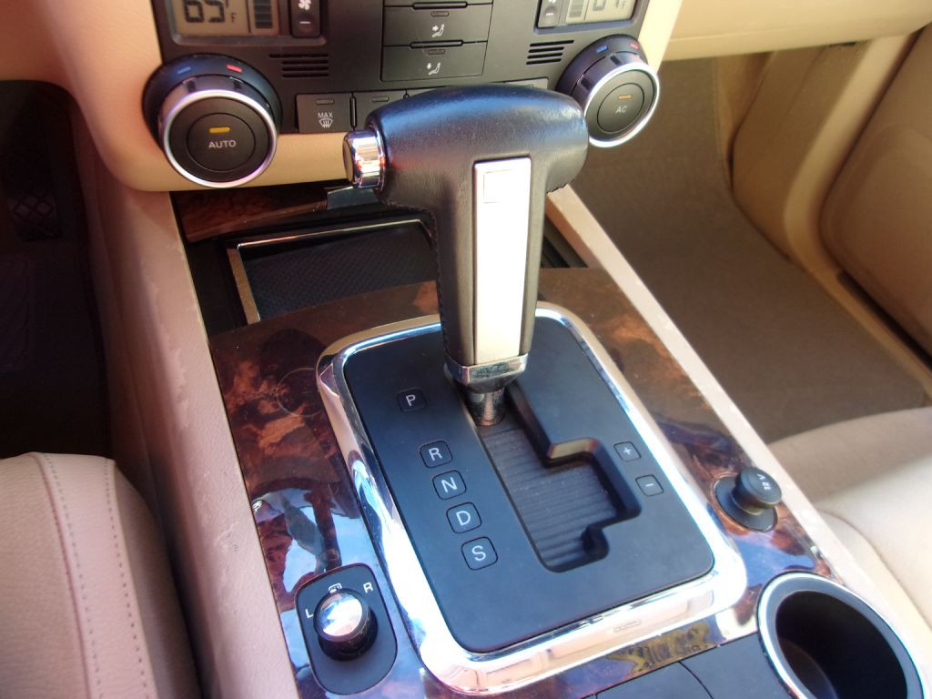 2008 Volkswagen Touareg Image 6