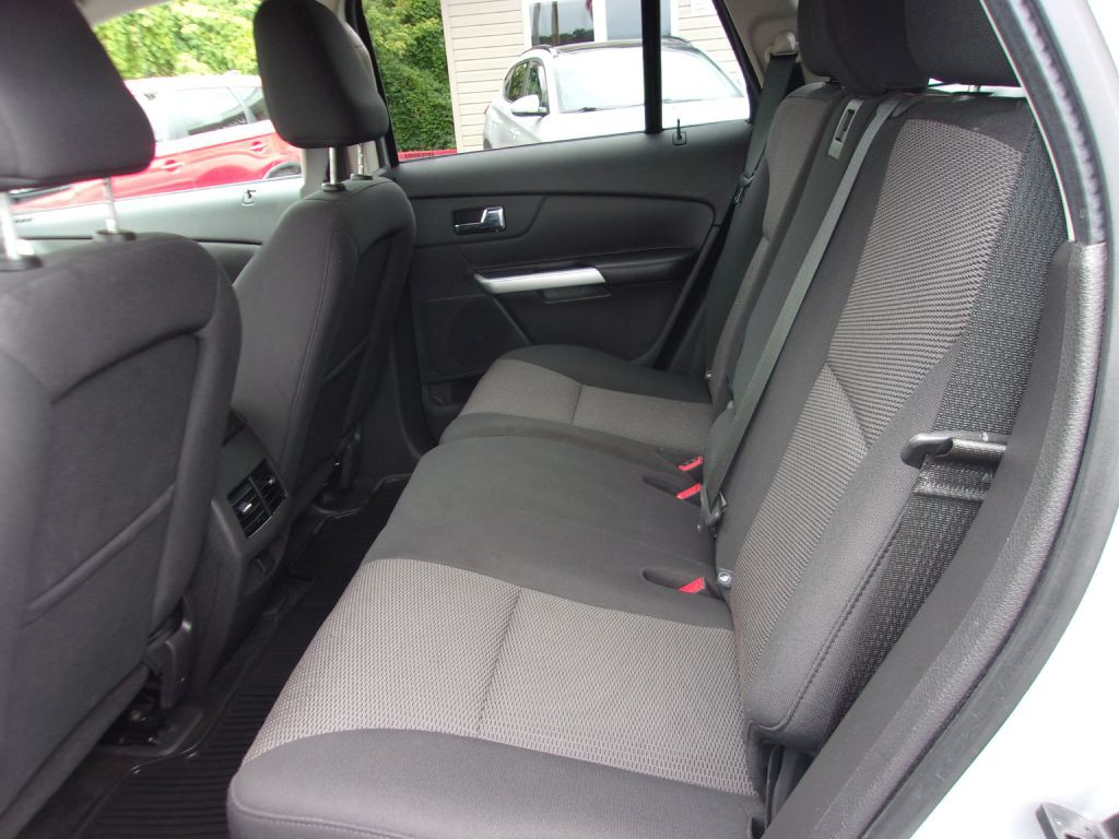 2011 Ford Edge Image 8