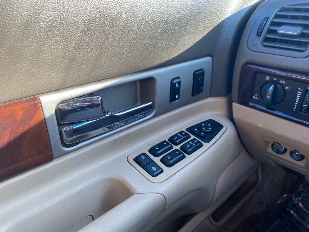 2005 Lincoln LS Image 8