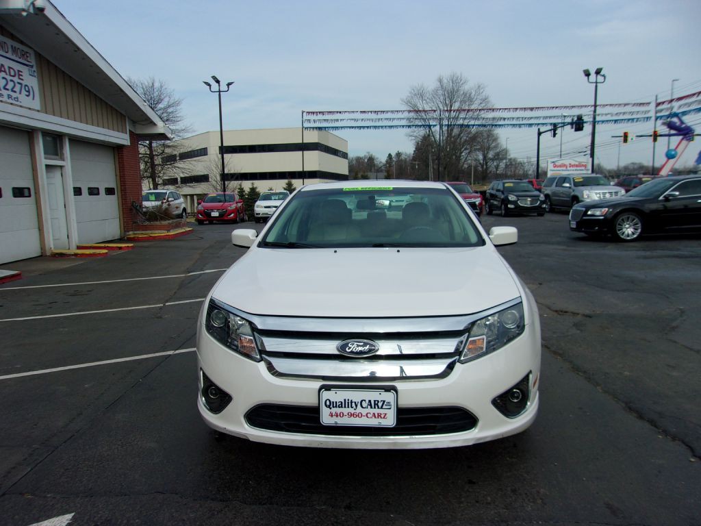 2010 Ford Fusion Image 2