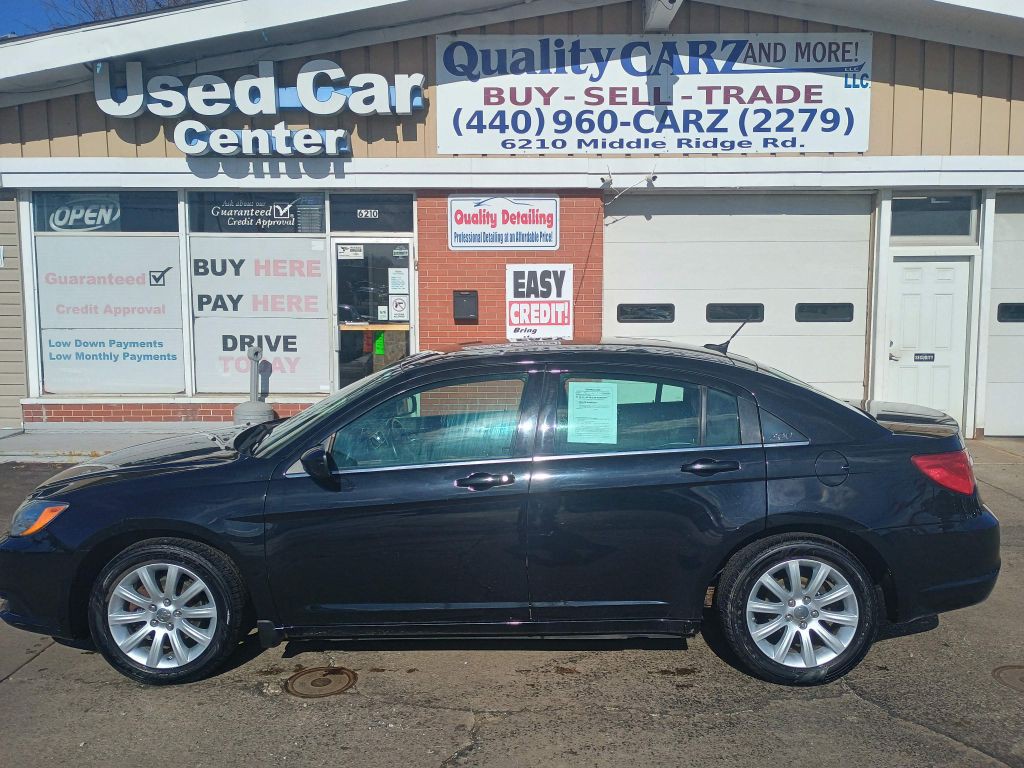 2014 Chrysler 200 Image 4