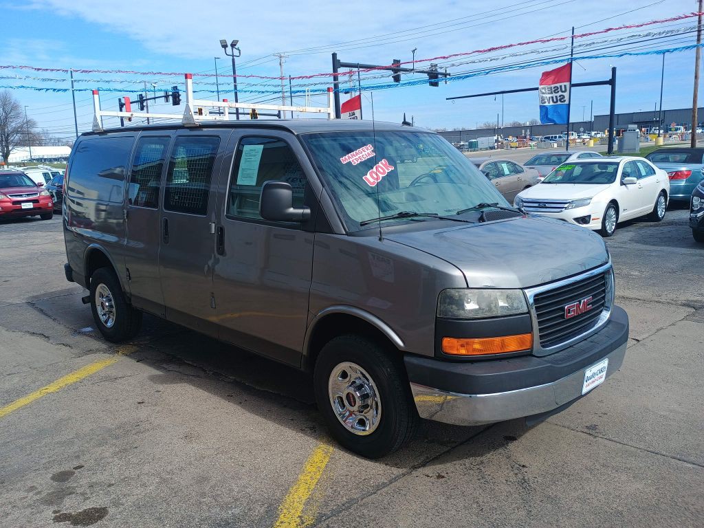 2013 GMC Savana Image 2