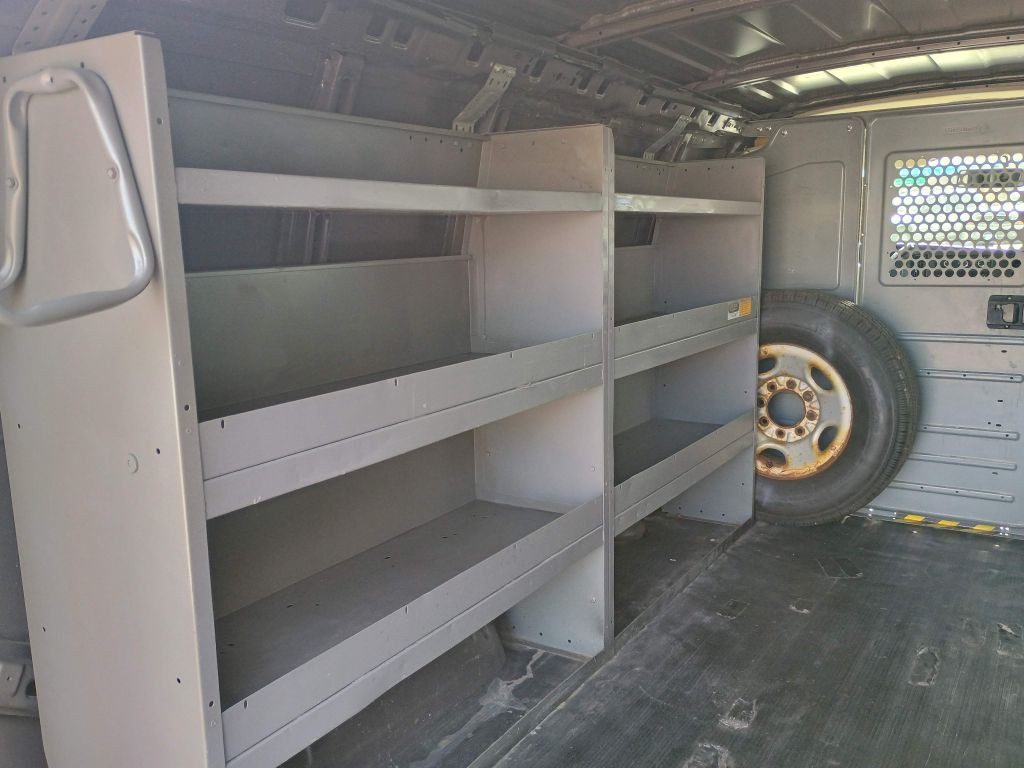 2013 GMC Savana Image 4